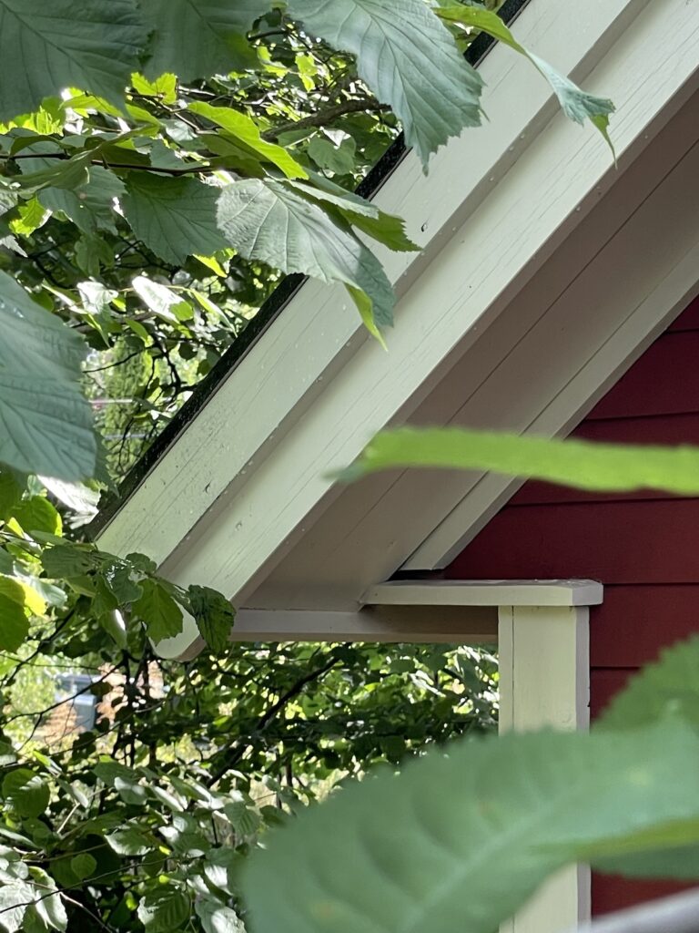 Detalj vindskiva, knut, kapitäl