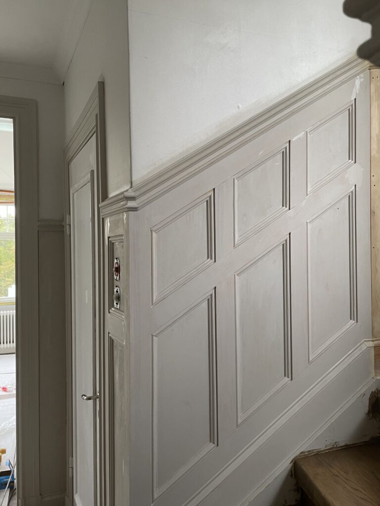 Bröstpanel efter målning, linoljefärg