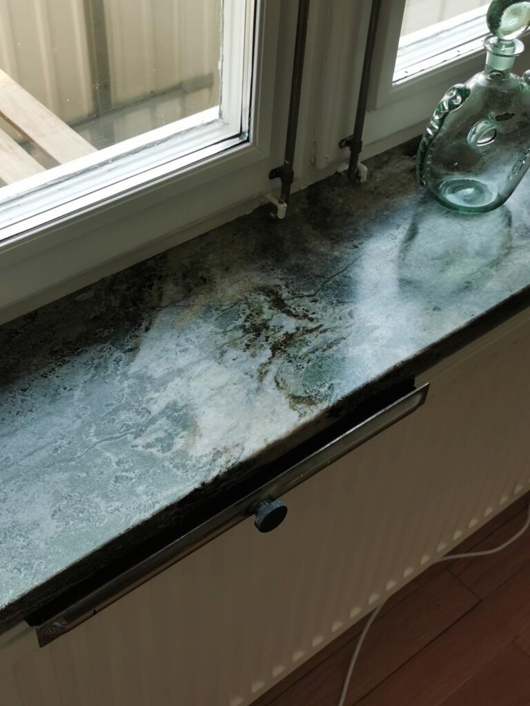 Kolmårdsmarmor och ventil